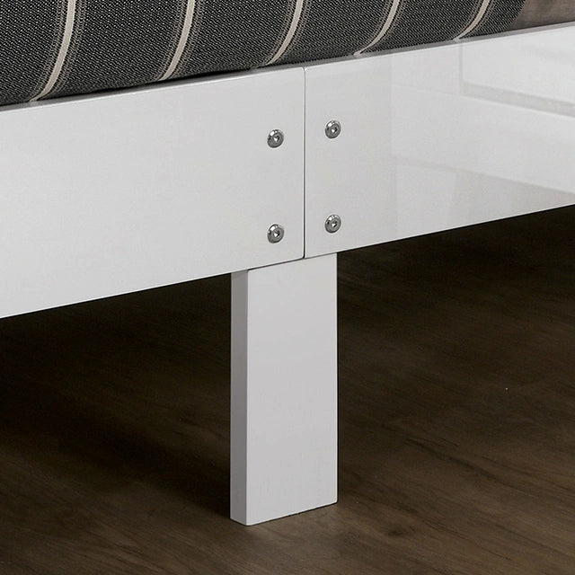 Magdeburg Queen Bed