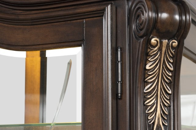 Leovanni Curio Brown